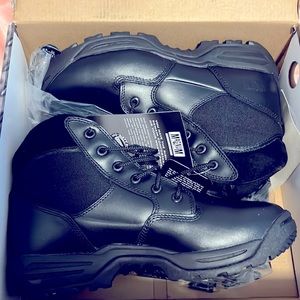 Magnum Plus’s 2 Wide size 8.5 Boots